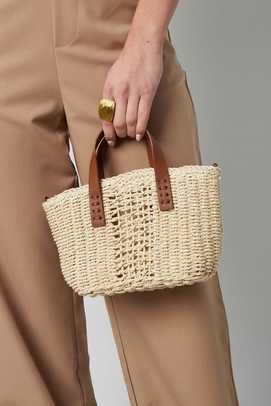 Eloise Closet Minimal Everyday Shoulder Bag