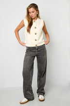 Essentials Knitted Vest – Effortless Layering for Every Season