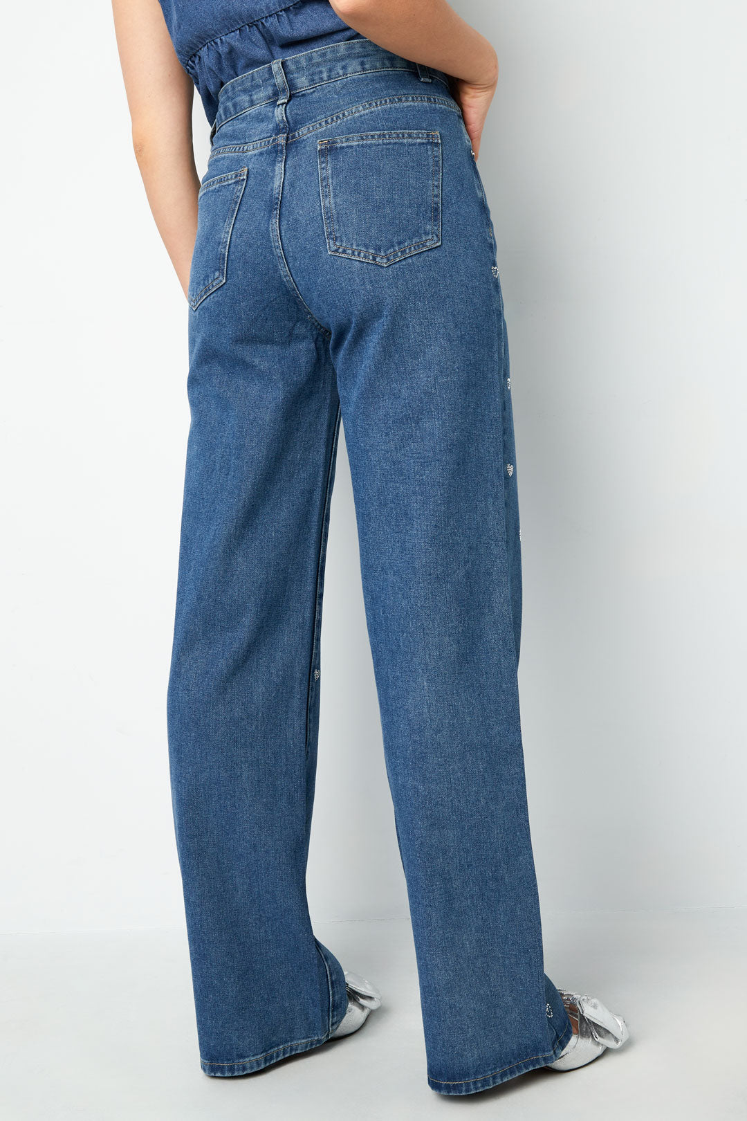 Eloise Closet Heart Embroidery Straight-Leg Denim – Playful & Polished