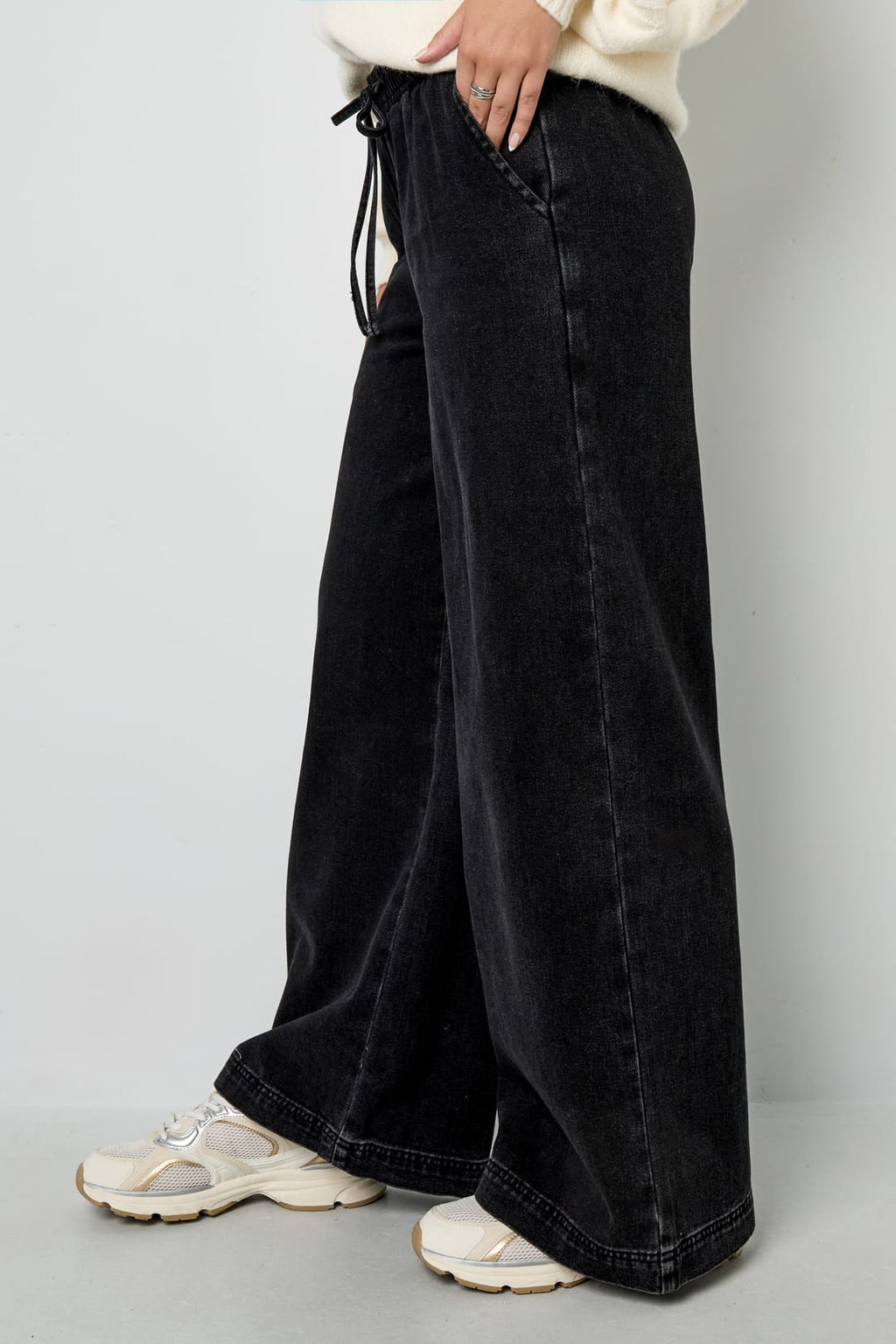 Eloise Closet Woven Cotton Wide Leg Denim – Sporty, Chic, Essential