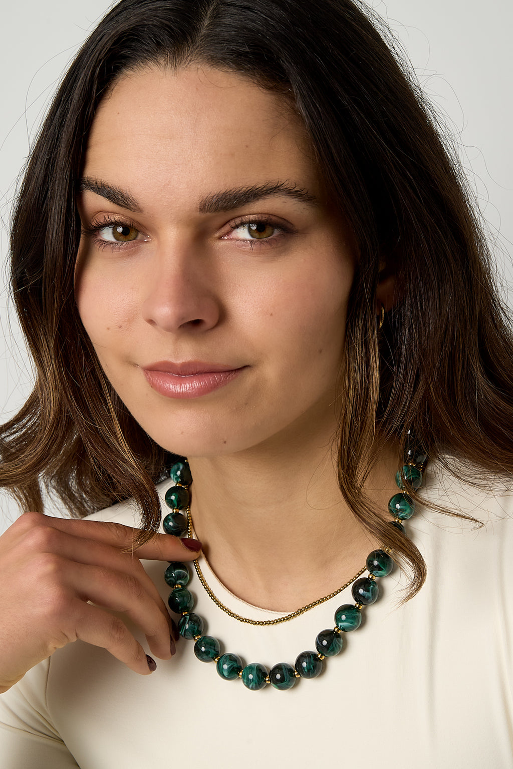 Bead necklace with gold beads in between 13.5mm