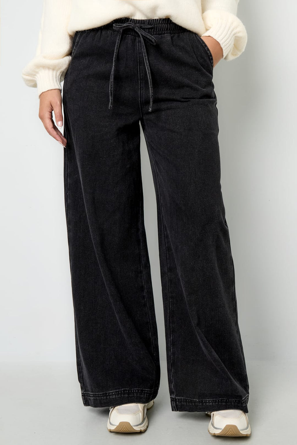 Eloise Closet Woven Cotton Wide Leg Denim – Sporty, Chic, Essential