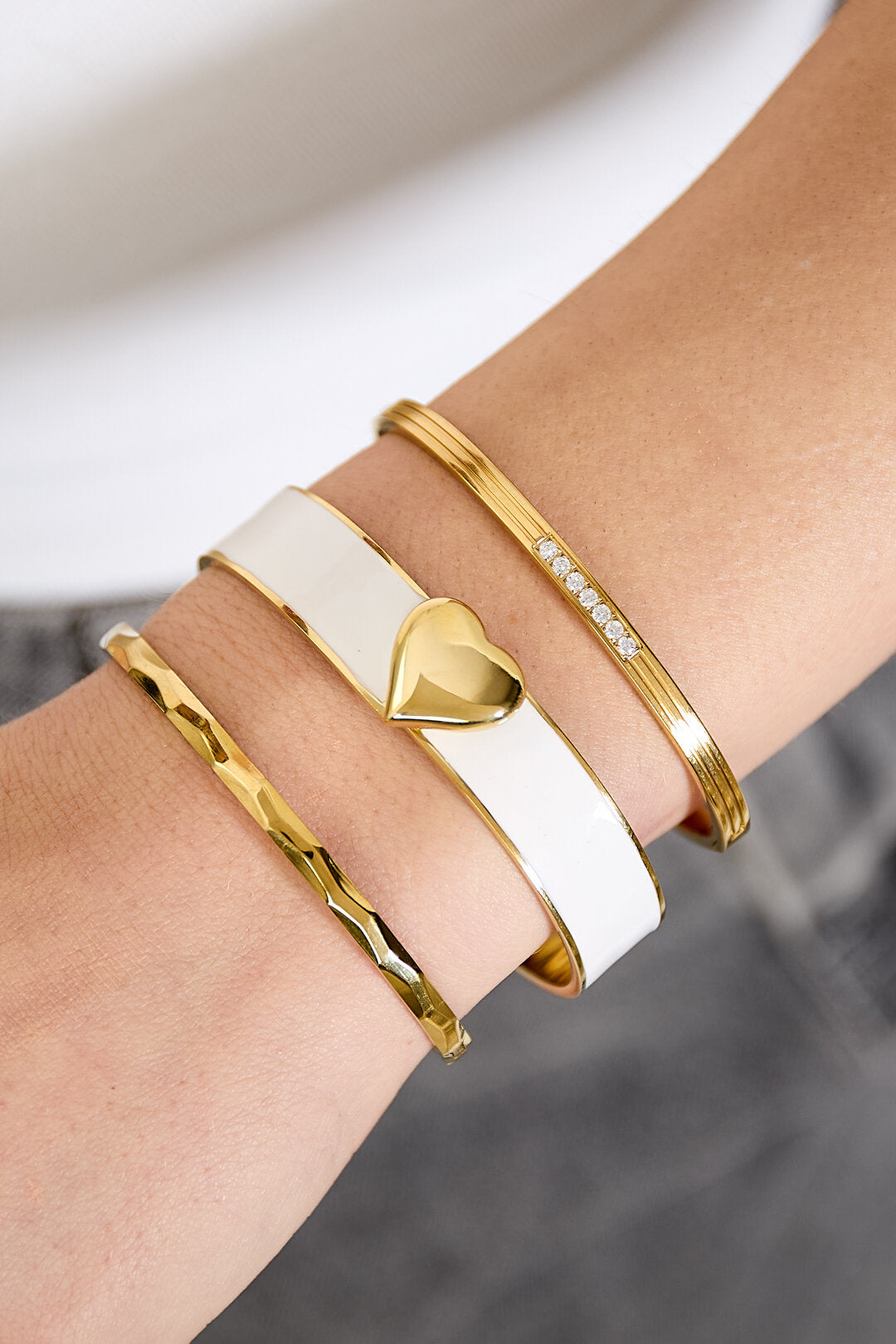 Heart Detail Statement Bracelet 1.3 cm Eloise Closet Jewelry