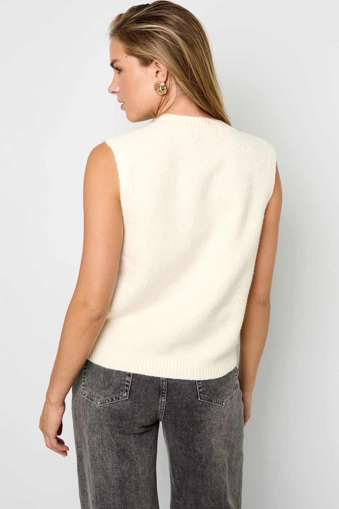 Essentials Knitted Vest – Effortless Layering for Every Season